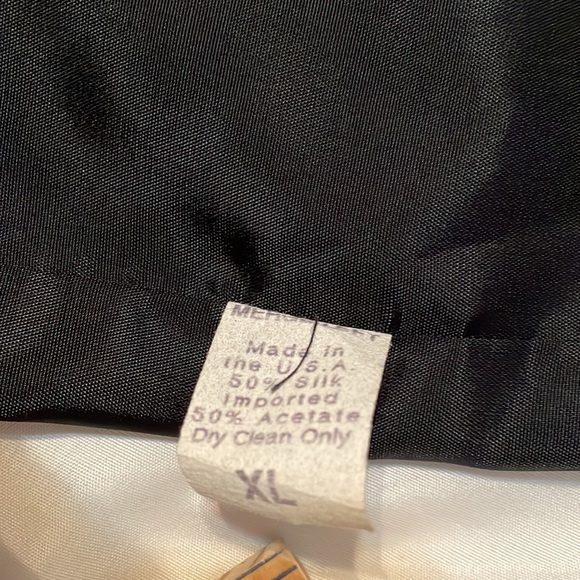 FSU Vest size XL for the Florida State sports fanatic. Ready for its new… - Picture 5 of 5